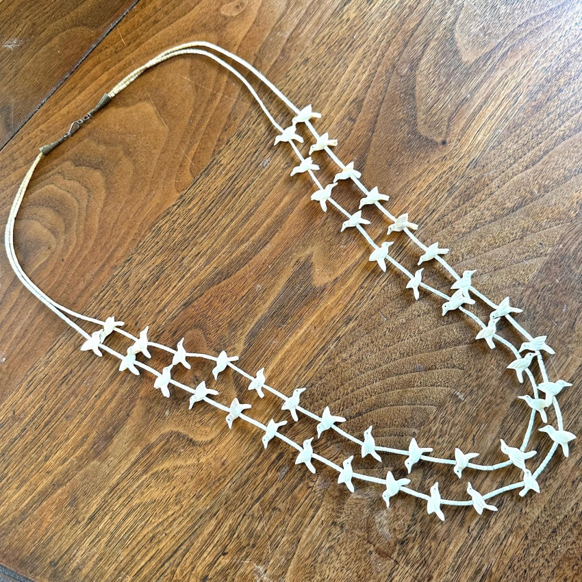 Vintage Alabaster White Heishi Hummingbird Fetish Bead Necklace