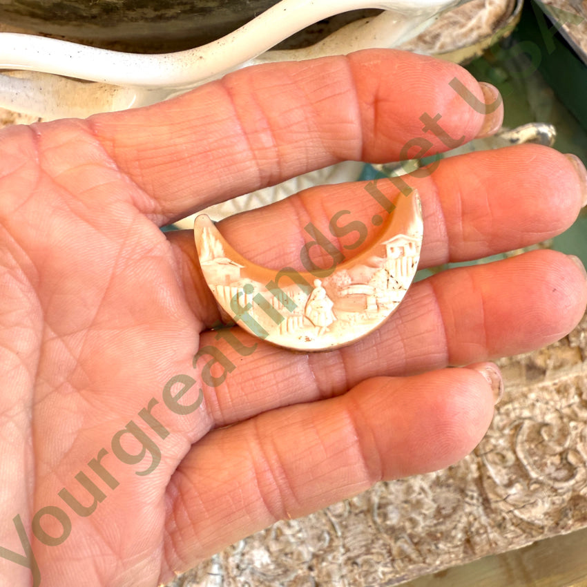 Vintage Carved Shell Unset Crescent Cameo
