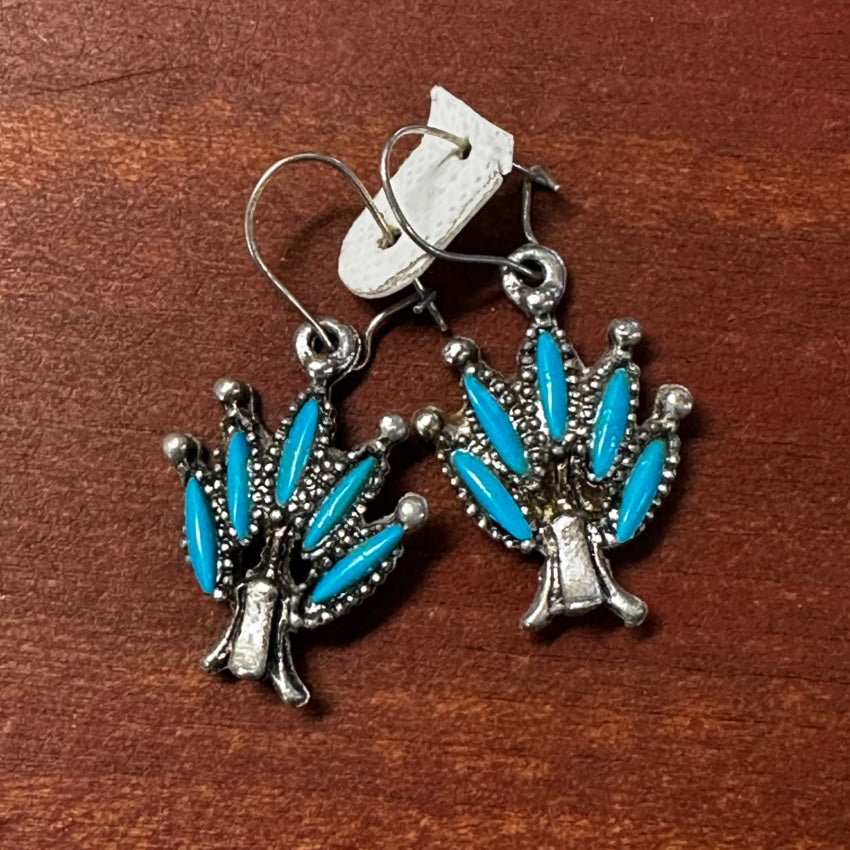 Vintage Costume Grade Silver Tone Needlepoint Faux Turquoise Pierced Earrings Earrings