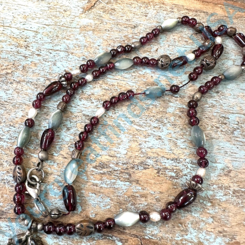 Vintage Garnet Mother-Of-Pearl Beaded Necklace