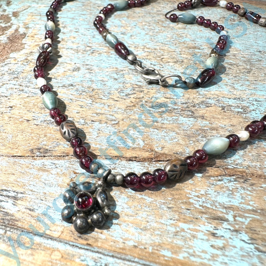 Vintage Garnet Mother-Of-Pearl Beaded Necklace