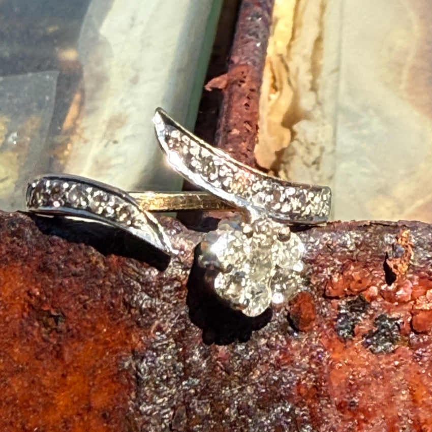 Vintage Genuine Diamond Flower Ring 14k Gold Size: 8 gold ring