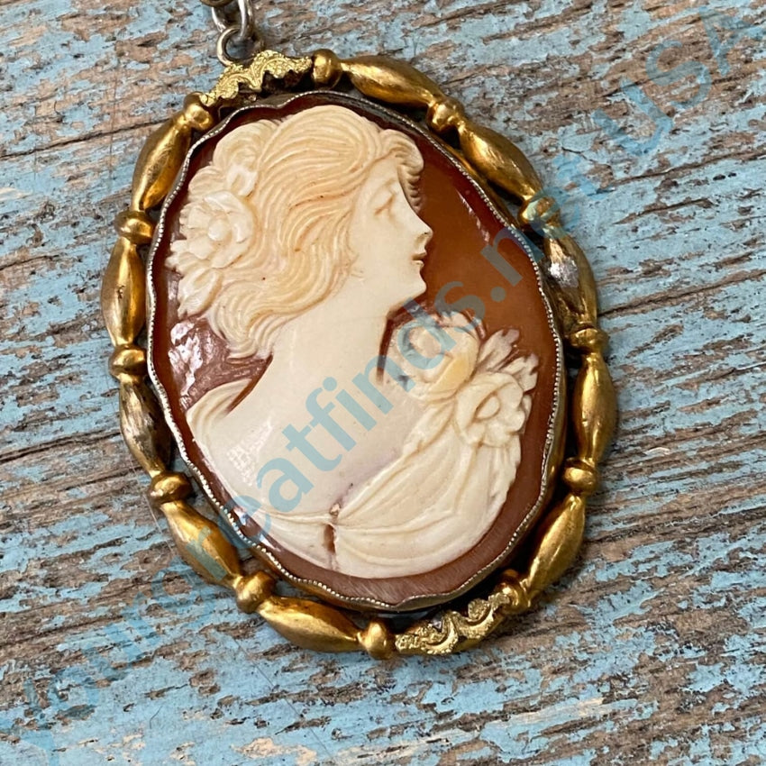 Vintage Gold Filled Carved Shell Cameo Necklace Necklaces