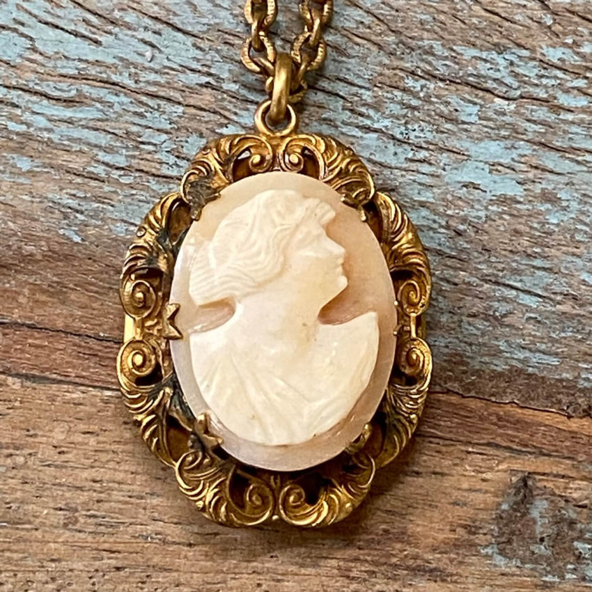 Vintage Gold Filled Carved Shell Cameo Necklace Necklaces
