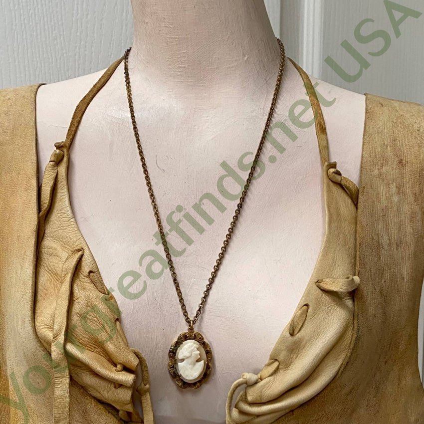 Vintage Gold Filled Carved Shell Cameo Necklace Necklaces