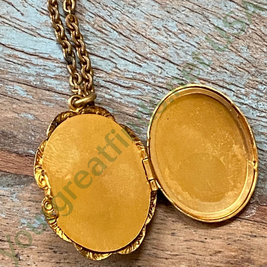 Vintage Gold Filled Carved Shell Cameo Necklace Necklaces