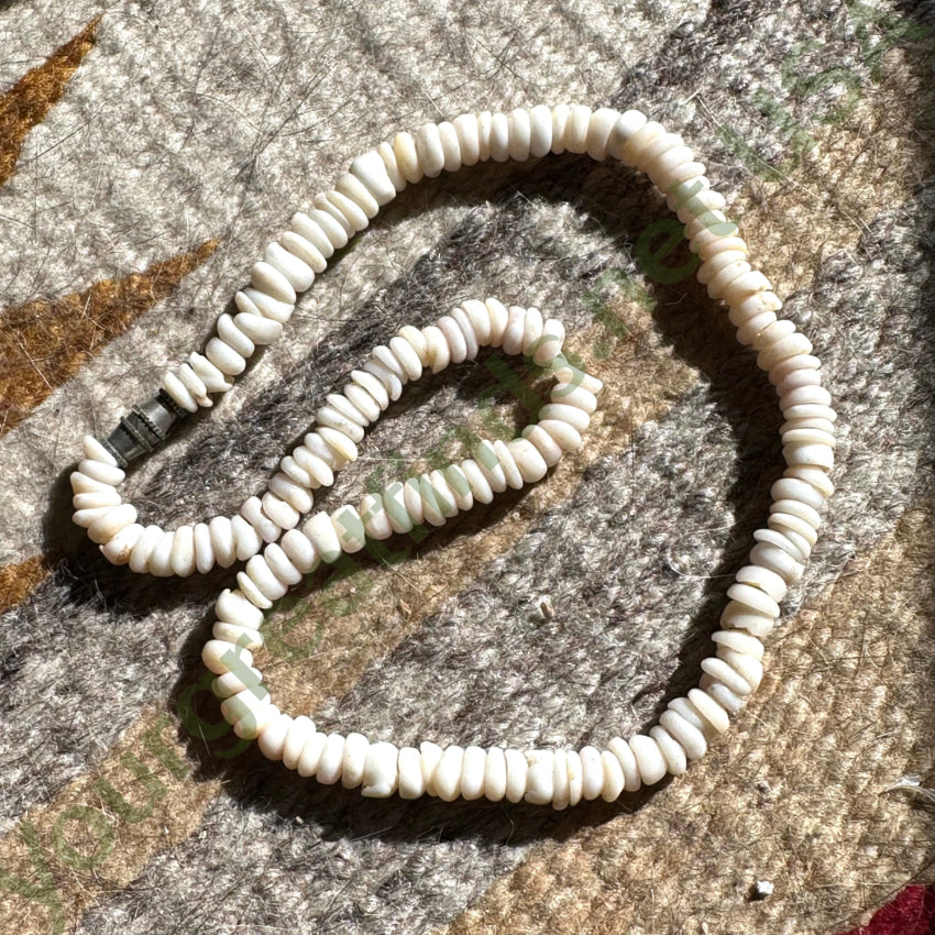 Vintage Hawaiian Puka Shell Necklace 14 1/2