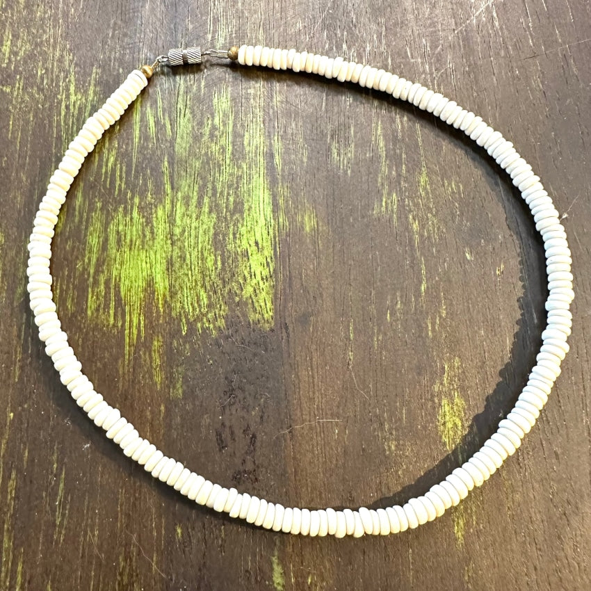 Vintage Hawaiian Puka Shell Necklace 16 3/4