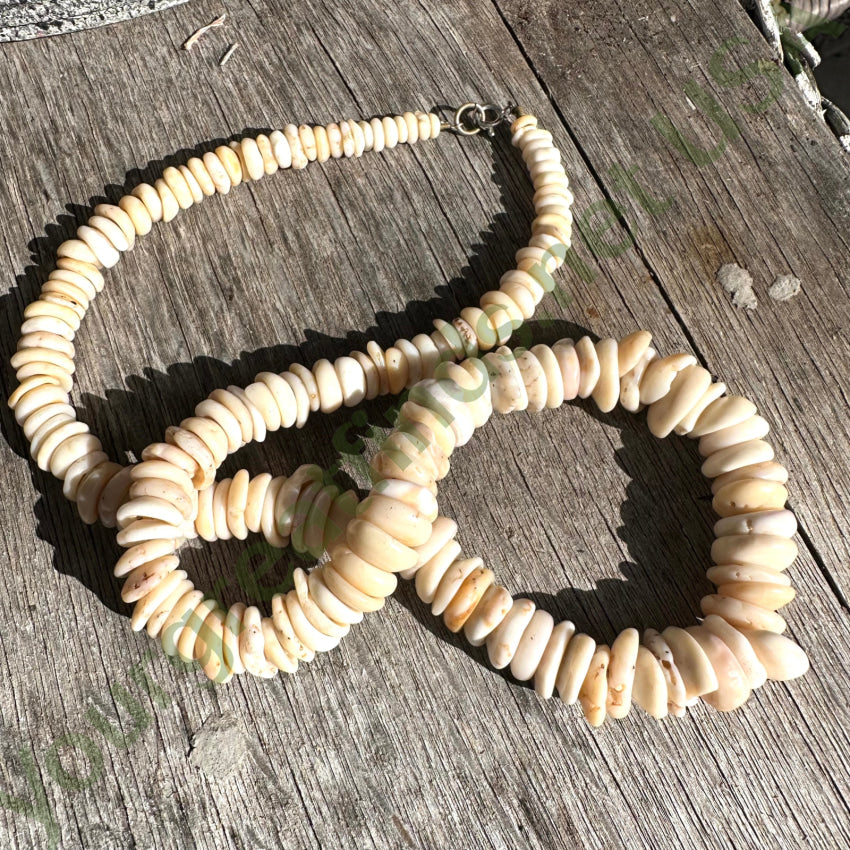 Vintage Hawaiian Puka Shell Necklace 22 1/2