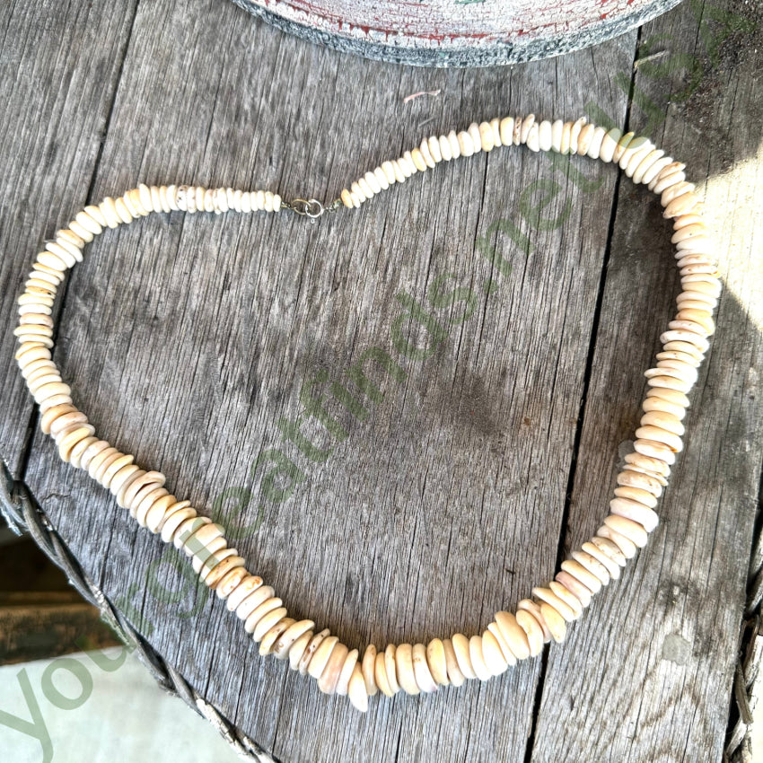Vintage Hawaiian Puka Shell Necklace 22 1/2