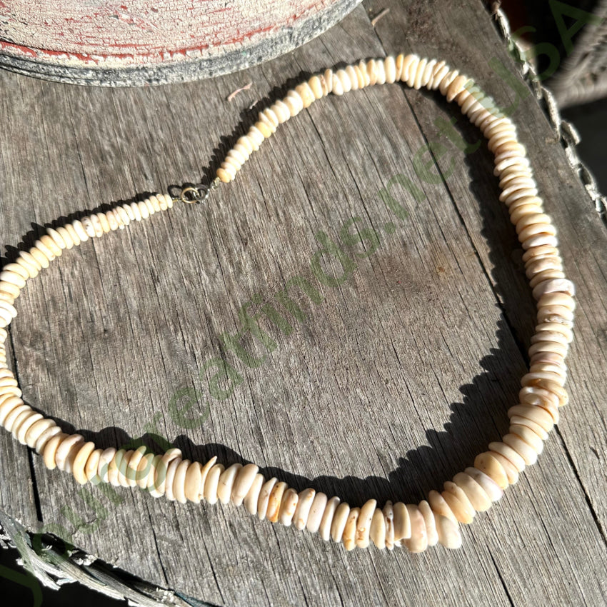 Vintage Hawaiian Puka Shell Necklace 22 1/2