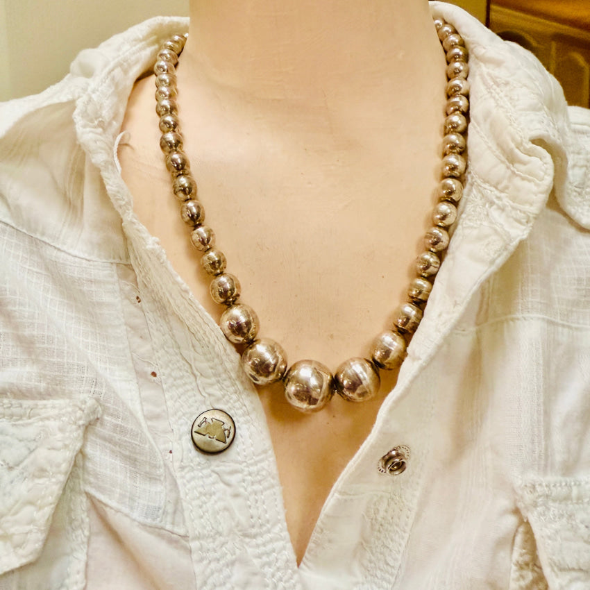 Vintage Mexican Taxco Sterling Silver ’Pearls’ Bead Necklace necklace