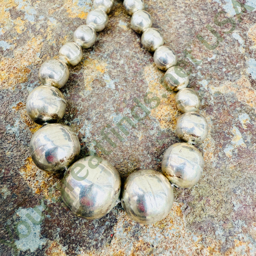 Vintage Mexican Taxco Sterling Silver ’Pearls’ Bead Necklace necklace