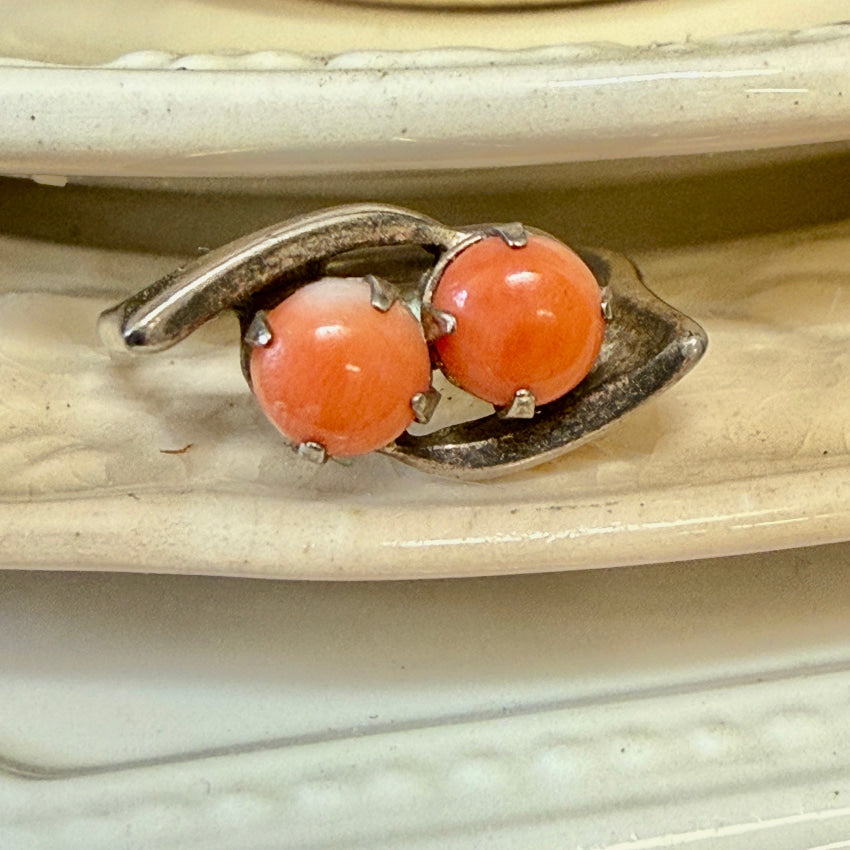 Vintage Mid-Century Modern Sterling Silver Ring with Natural Coral Size 5.5 ring