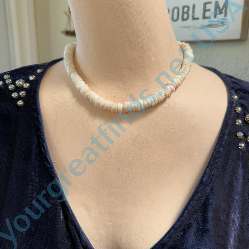 Vintage Natural Hawaiian Puka Shell Choker Necklace 15’’ L Necklace