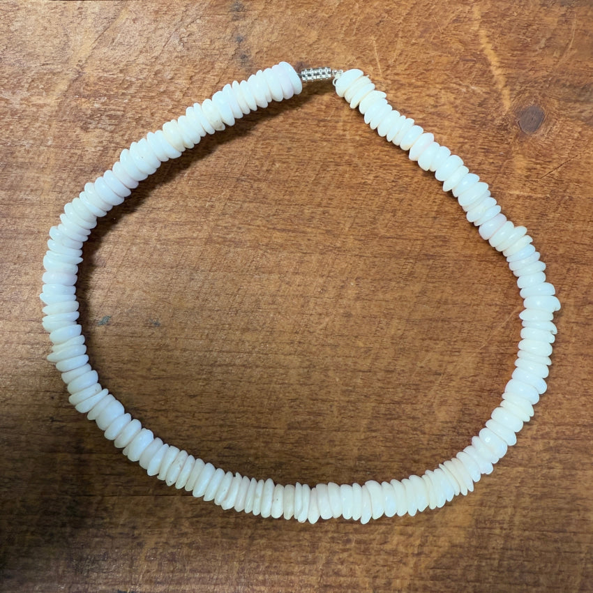 Vintage Natural Hawaiian Puka Shell Choker Necklace 15’’ L Necklace