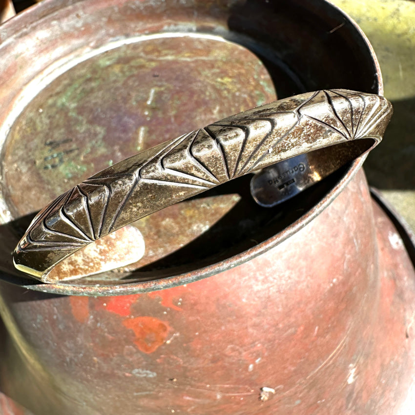 Vintage Navajo Sterling Silver Carinated Cuff Large Thomas Carusetta Bracelet