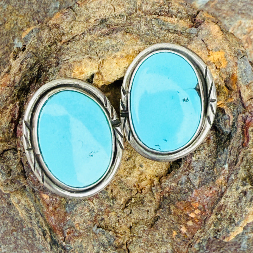 Vintage Navajo Sterling Silver & Cerillos Mine Turquoise Clip Earrings ring
