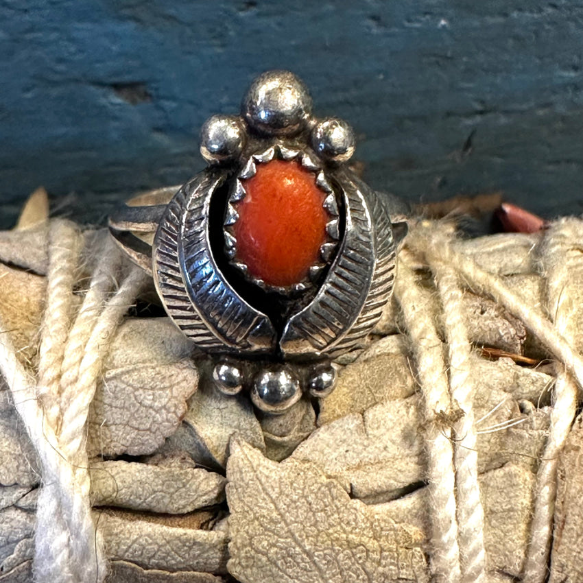Vintage Navajo Sterling Silver & Coral Two Feather Ring Size 4 1/2