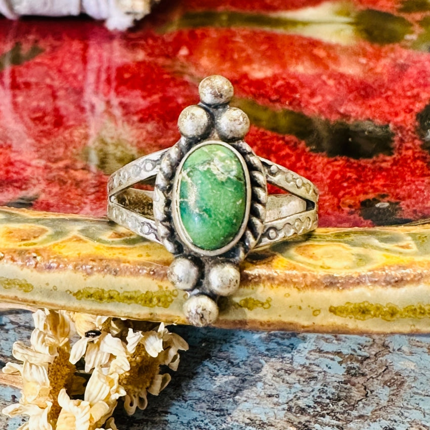 Vintage Navajo Sterling Silver Green Turquoise Ring Size 7