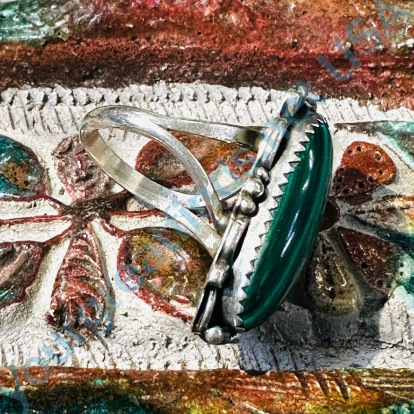 Vintage Navajo Sterling Silver & Malachite Ring Size 7.5