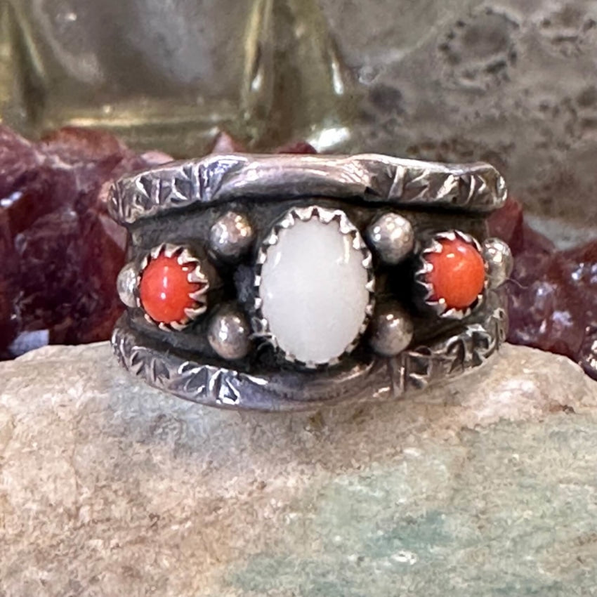 Vintage Navajo Sterling Silver Mother-Of- Pearl Coral Ring 11
