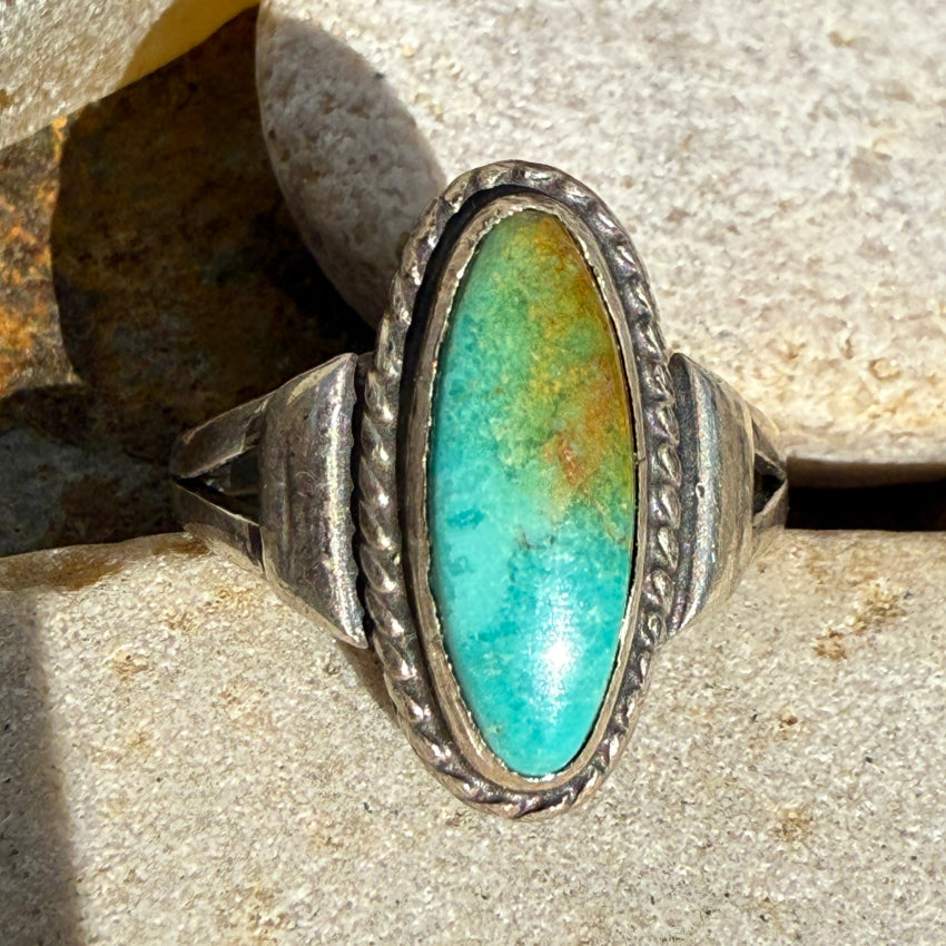 Vintage Navajo Sterling Silver & Turquoise Ring Size 8 ring