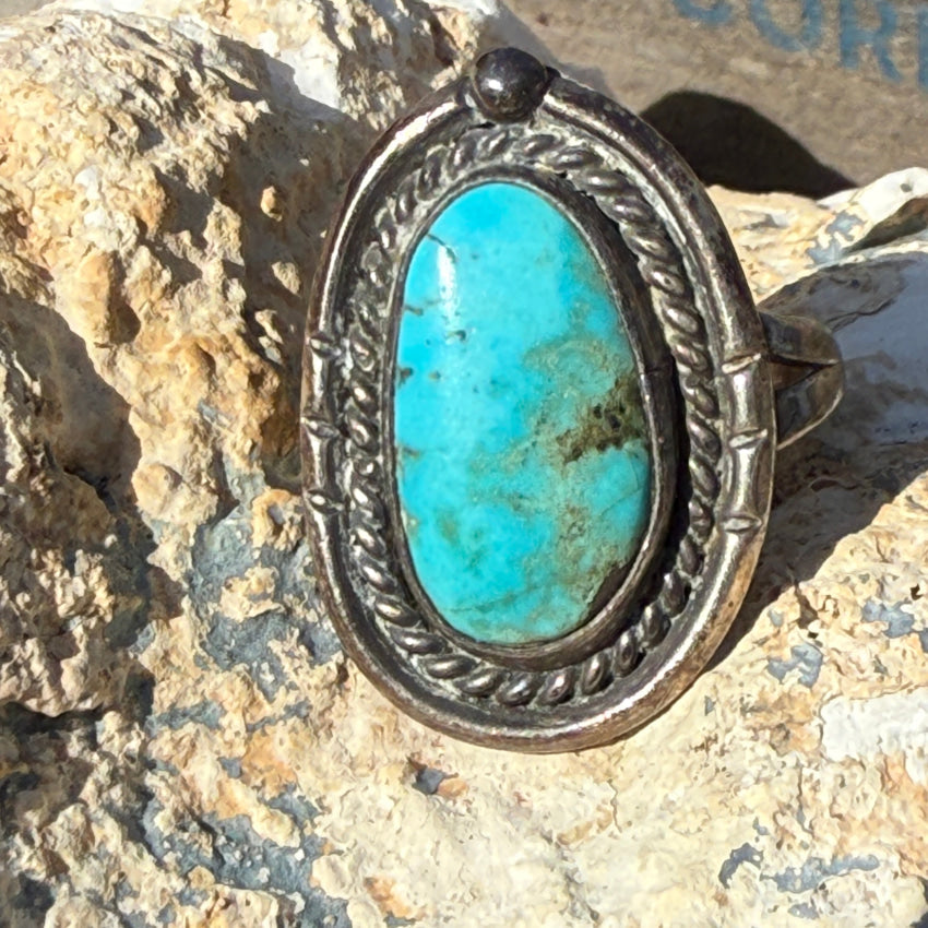 Vintage Navajo Turquoise & Sterling SIlver Ring Size 7.5 Ring
