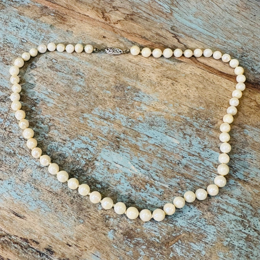 Vintage Pale Yellow Cultured Pearl Necklace 5.1 Mm 15 L