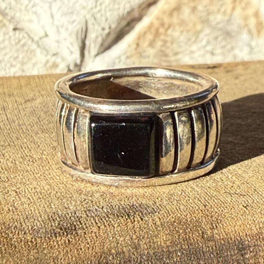 Vintage Ribbed Sterling Silver & Black Onyx Wide Band Ring Size 6 ring