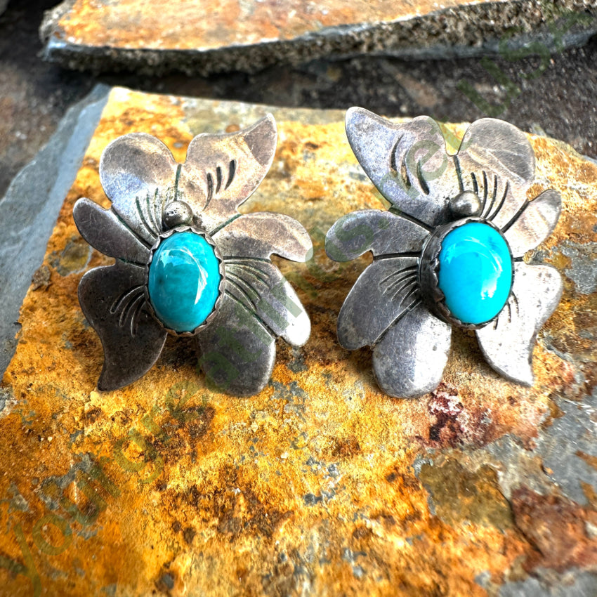 Vintage Southwestern Sterling Silver & Turquoise Flower Pierced Post Earrings Earrings
