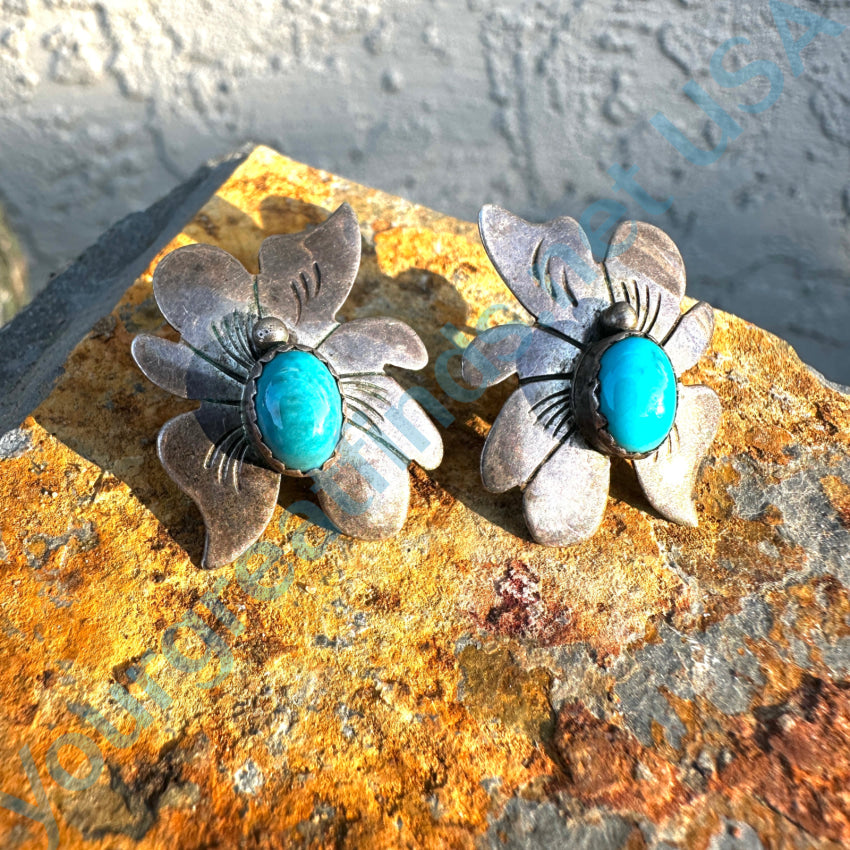 Vintage Southwestern Sterling Silver & Turquoise Flower Pierced Post Earrings Earrings