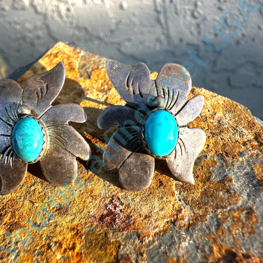 Vintage Southwestern Sterling Silver & Turquoise Flower Pierced Post Earrings Earrings