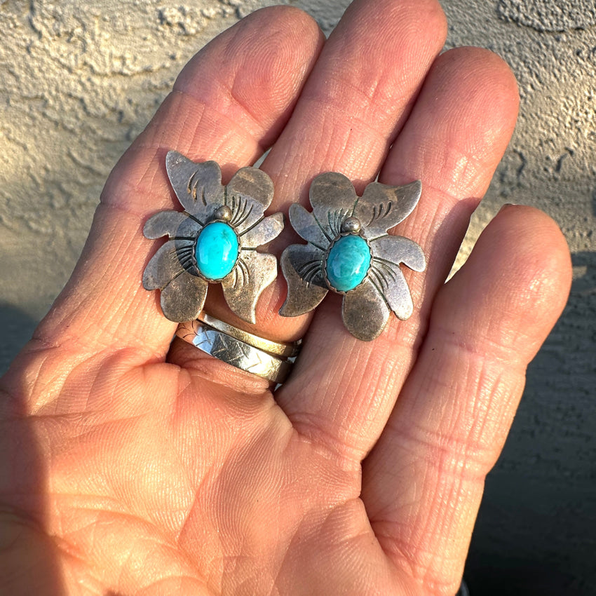 Vintage Southwestern Sterling Silver & Turquoise Flower Pierced Post Earrings Earrings