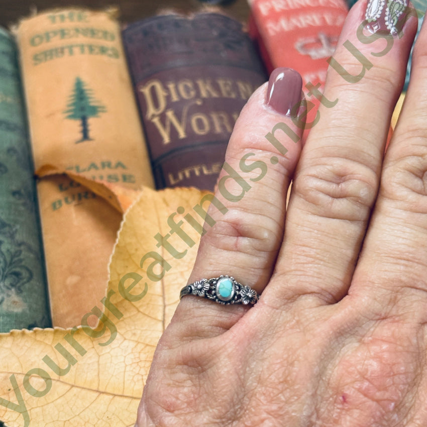 Vintage Southwestern Sterling Silver & Turquoise Ring Size 6 ring