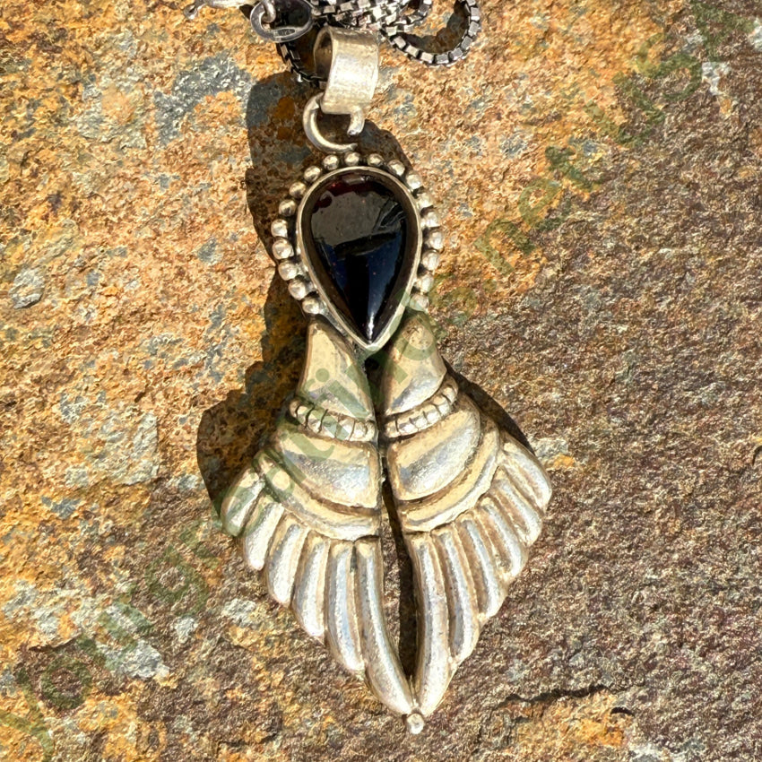 Vintage Sterling Silver & Black Onyx Pendant Chain Necklace necklace