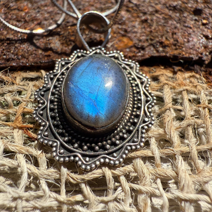 Vintage Sterling Silver & Blue Labradorite Necklace necklace