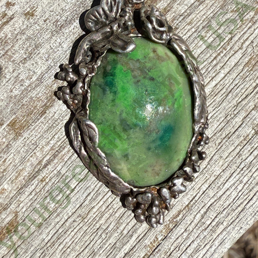 Vintage Sterling Silver & Bright Green Moss Agate Necklace necklace