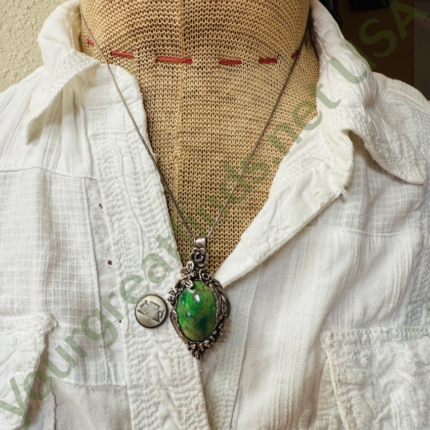 Vintage Sterling Silver & Bright Green Moss Agate Necklace necklace