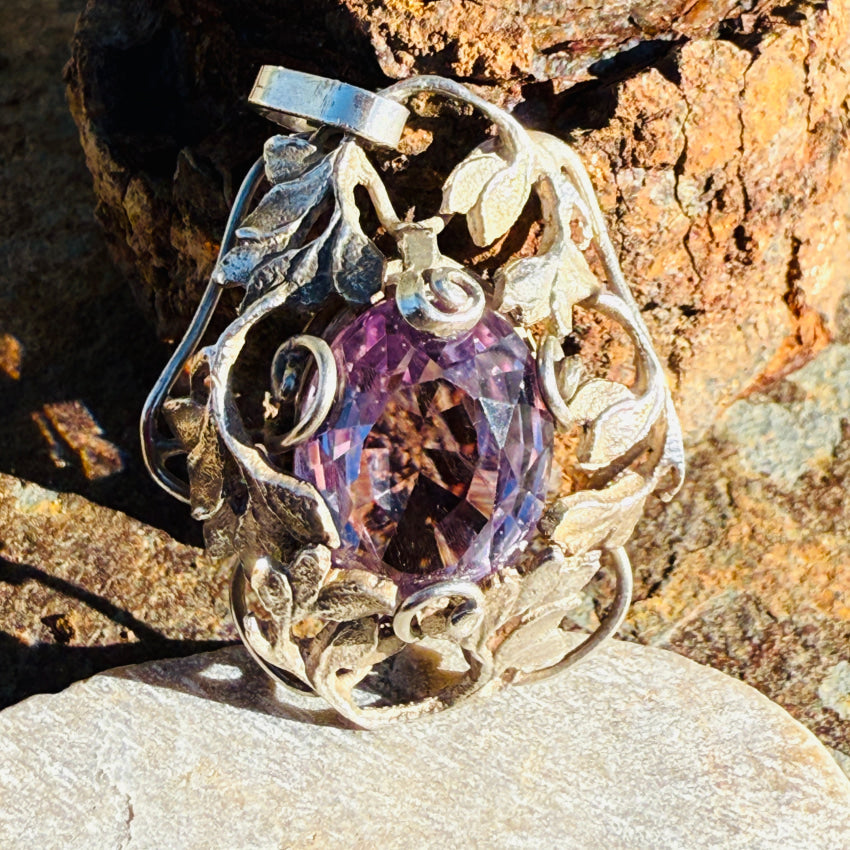 Vintage Sterling Silver Faceted 11 Carat Amethyst Pendant pendant