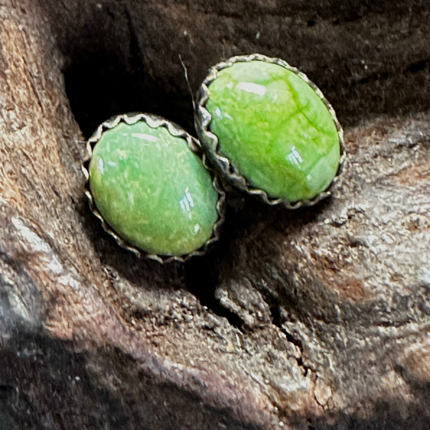 Vintage Sterling Silver Green Turquoise Pierced Post Stud Earrings Earrings