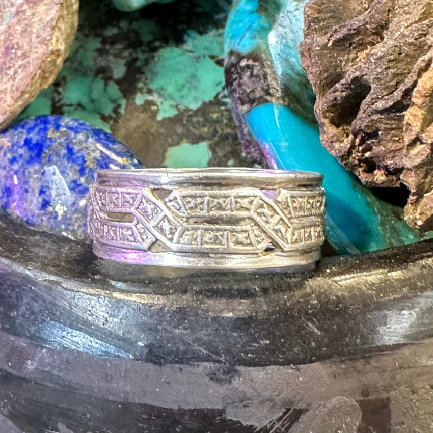 Vintage Sterling Silver Infinity Ring Size 9