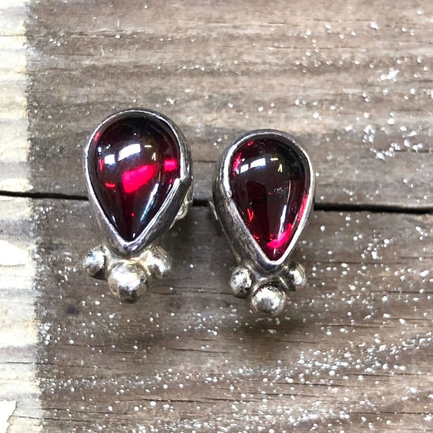 Vintage Sterling Silver Pierced Post Stud Earrings With Red Garnets
