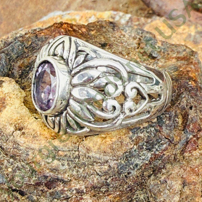 Vintage Sterling Silver & Purple CZ Ring Size 7 3/4 ring