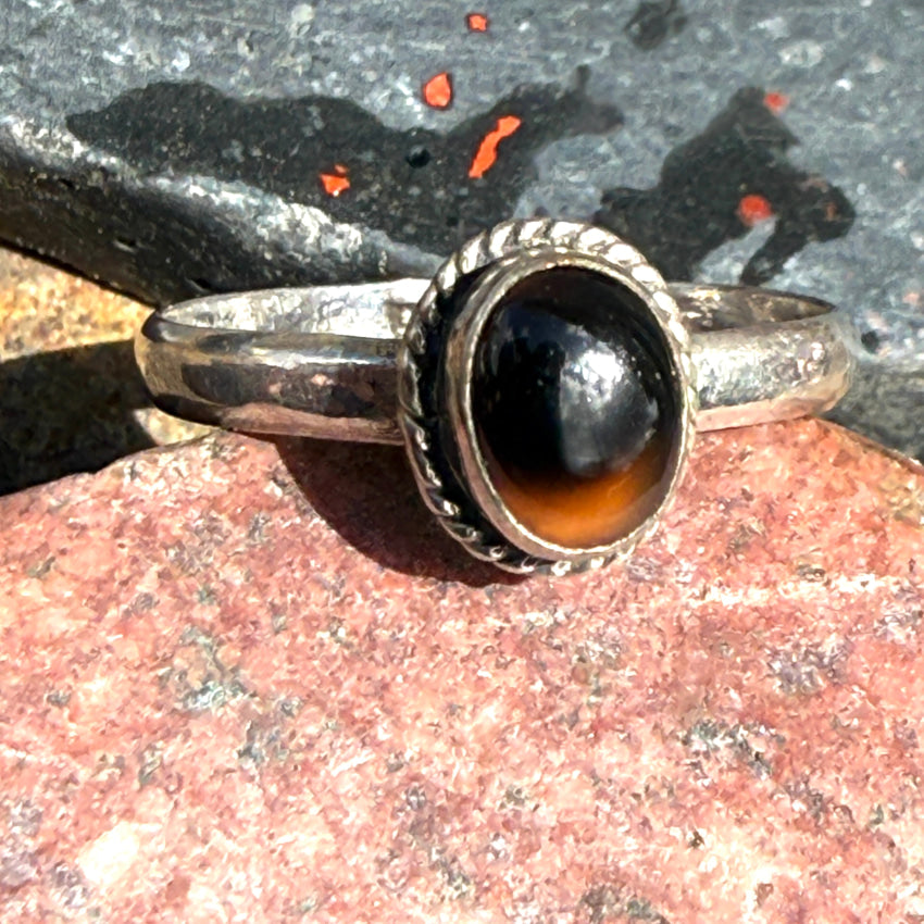 Vintage Sterling Silver Ring Root Beer Stone. Size 9 Ring