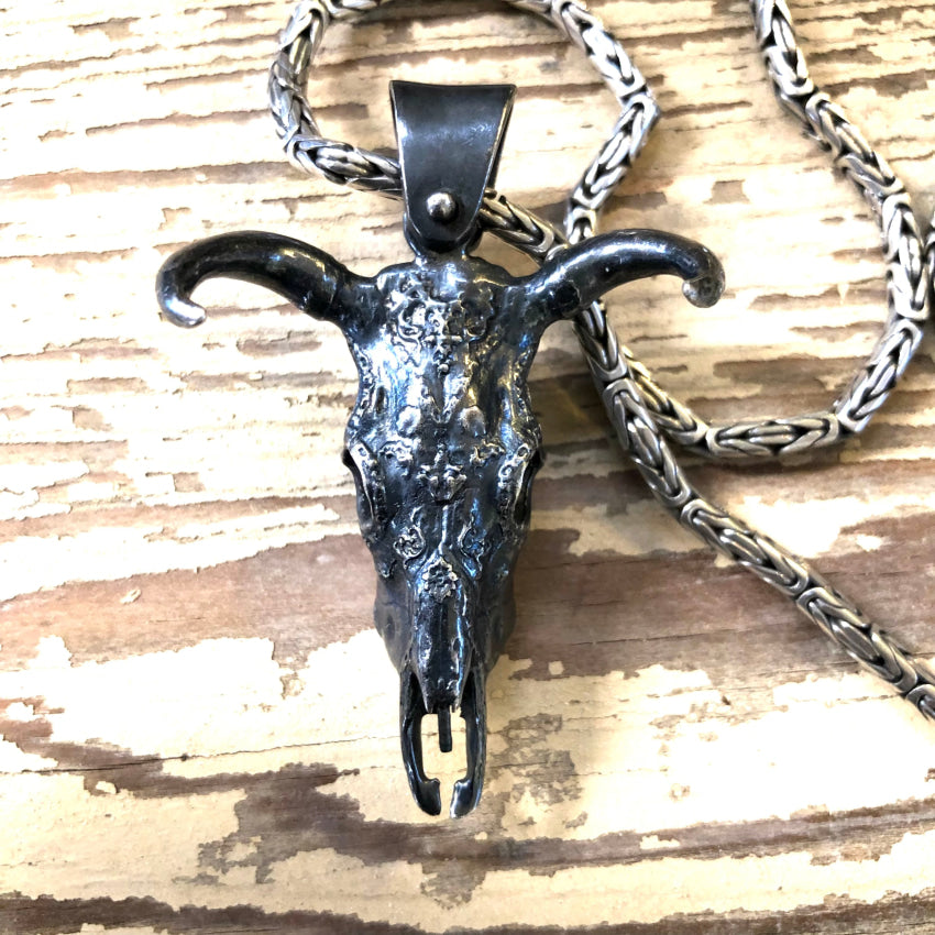 Vintage Sterling Silver Southwestern Ranch Skull Necklace