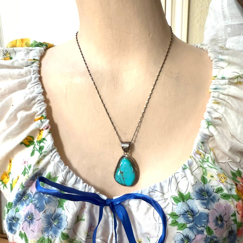 Vintage Sterling Silver Turquoise Pendant & Chain Necklace necklace