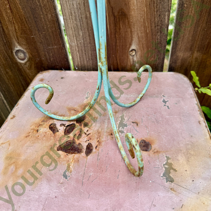 Vintage Wire Bouquet Stand in Blue Paint