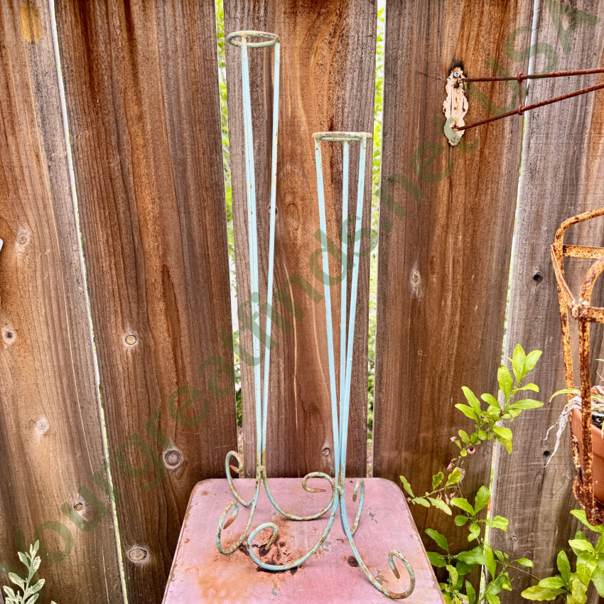 Vintage Wire Bouquet Stand in Blue Paint