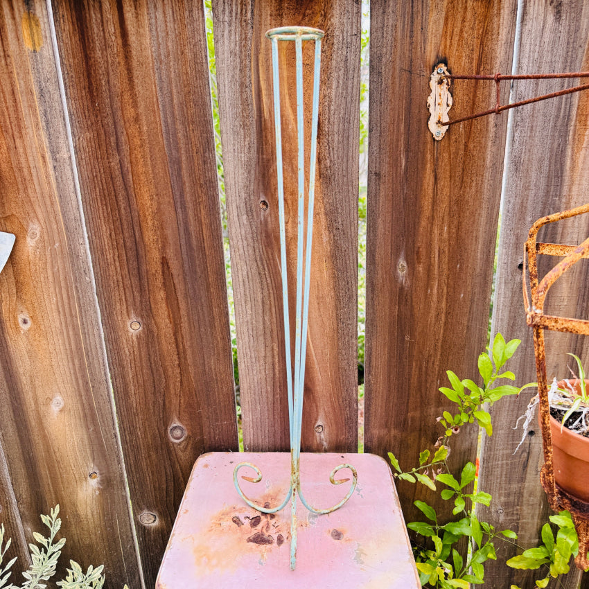 Vintage Wire Bouquet Stand in Blue Paint